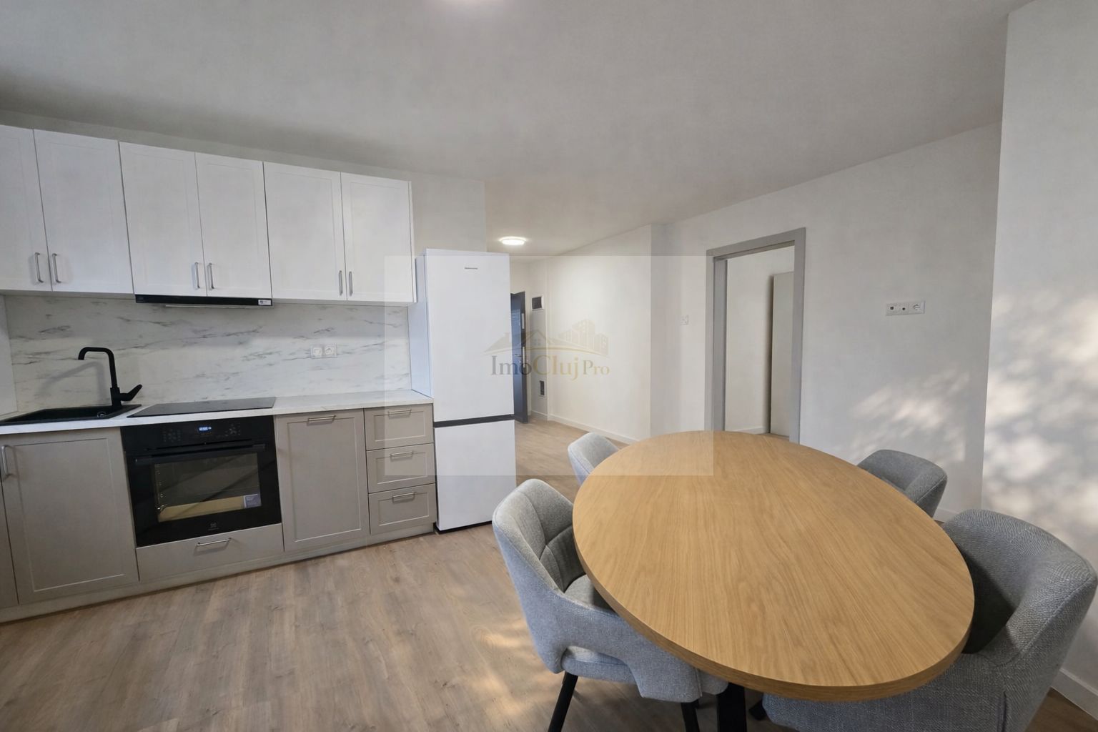 Apartament 2 camere de închiriat +Parcare | Europa | Prima închiriere - Poză 1