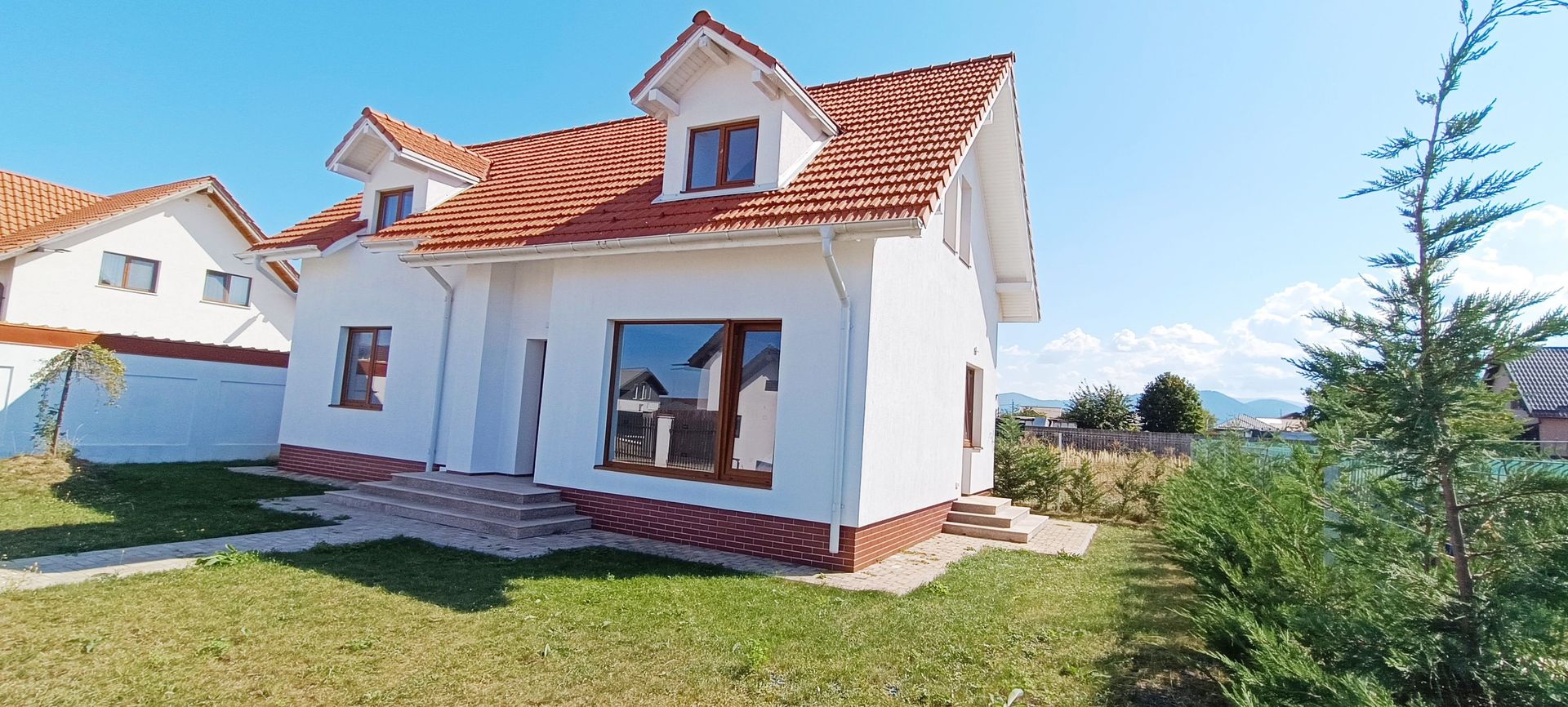 Vila cu stil in Izvor-Tarlungeni - Poză 1