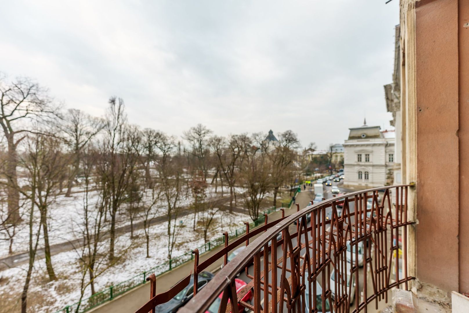 Apartament 3 camere spațios ultracentral, cu vedere la parcul Eminescu - Poză 1
