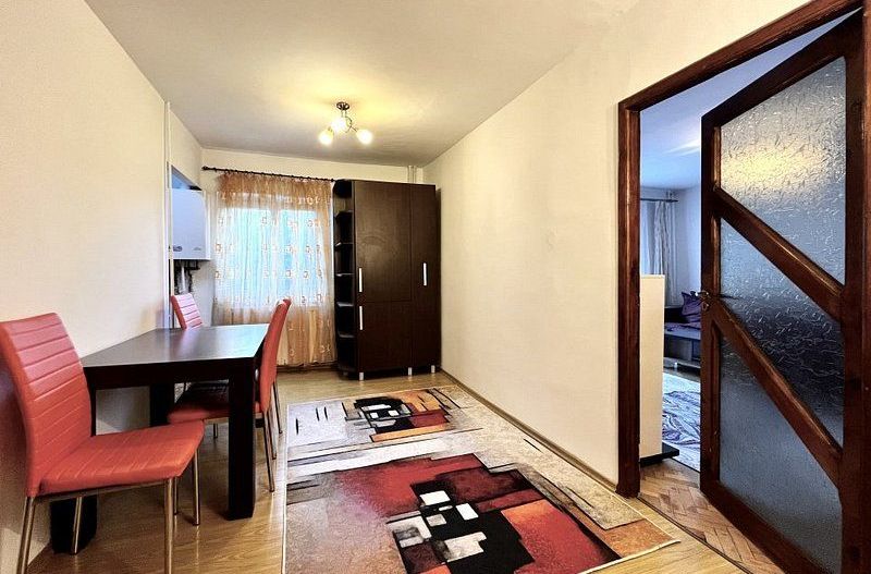 Un apartament spațios cu 3 camere, et. 1, in zona Girocului - Vladeasa - Poză 4