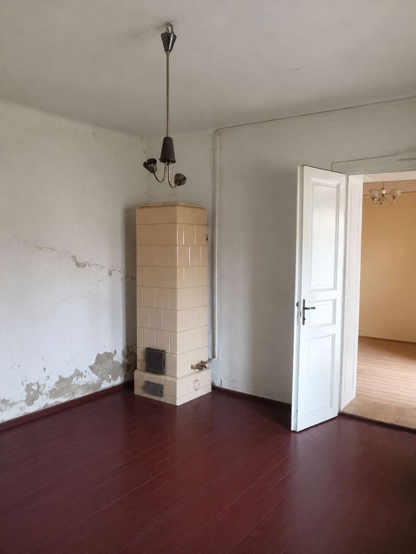 Casă de vânzare cu teren generos în Valea lui Mihai - Poză 4