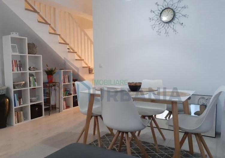 Casă duplex spațioasă, modernă, 2 băi, 2 locuri de parcare, terasă, priveliște - Poză 2