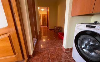 Inchiriere apartament 3 camere, Micro 20, 65 mp, 384 EURO/Luna - Poză 5