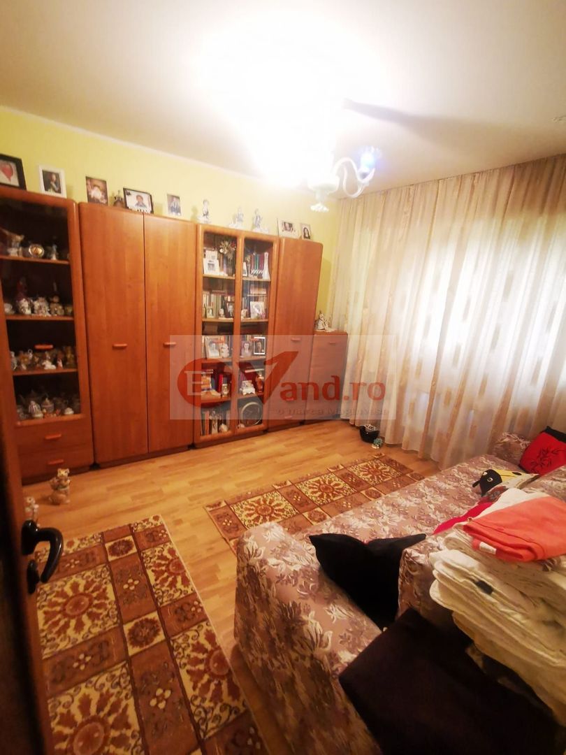 De vanzare apartament cu 3 camere Mazepa 1, BR-uri, etaj 4/10, 98.000 E - Poză 1