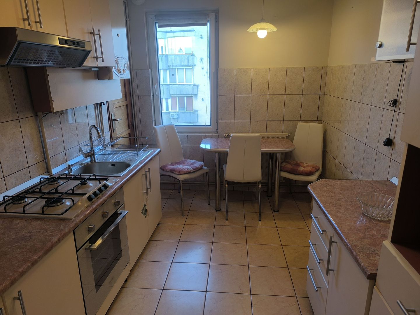 Apartament cu 3 camere Pandurilor (Tudor) pivniță și garaj - Poză 4