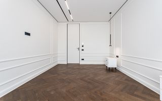 Chirie, apartament, 4 camere, str. Universității, Centru - Poză 1
