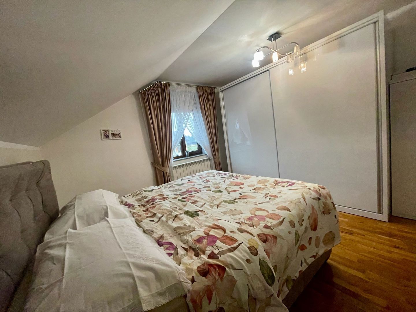 CASA COMPLET UTILATA SI MOBILATA MODERN CU GRADINA | 1100 MP |MARGINEA - Poză 17