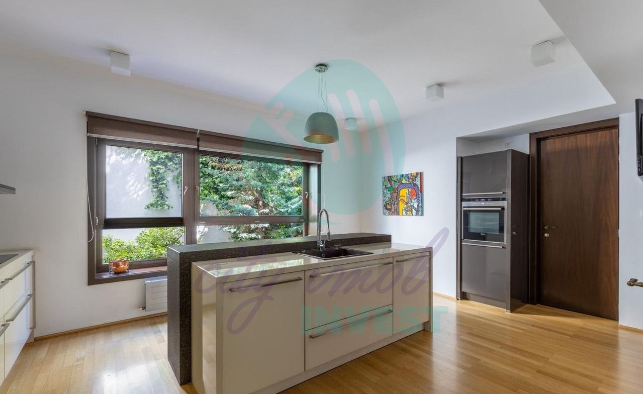 CASA ART-DECO CONSOLIDATA in 2011 cu gradina de 160 mp - Poză 9