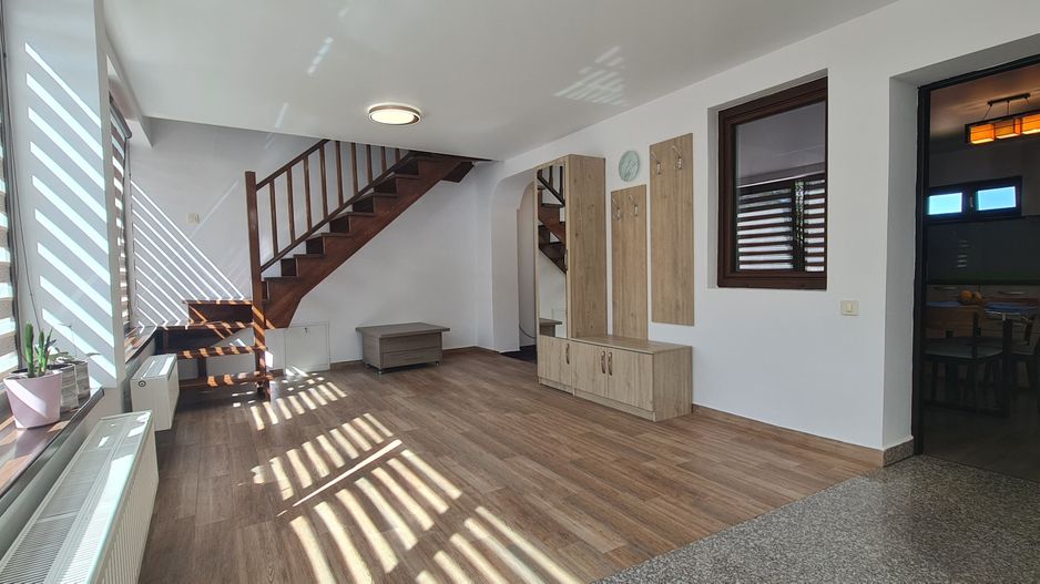 Casa individuala 3 camere mobilata utilata Tarlungeni - Poză 9