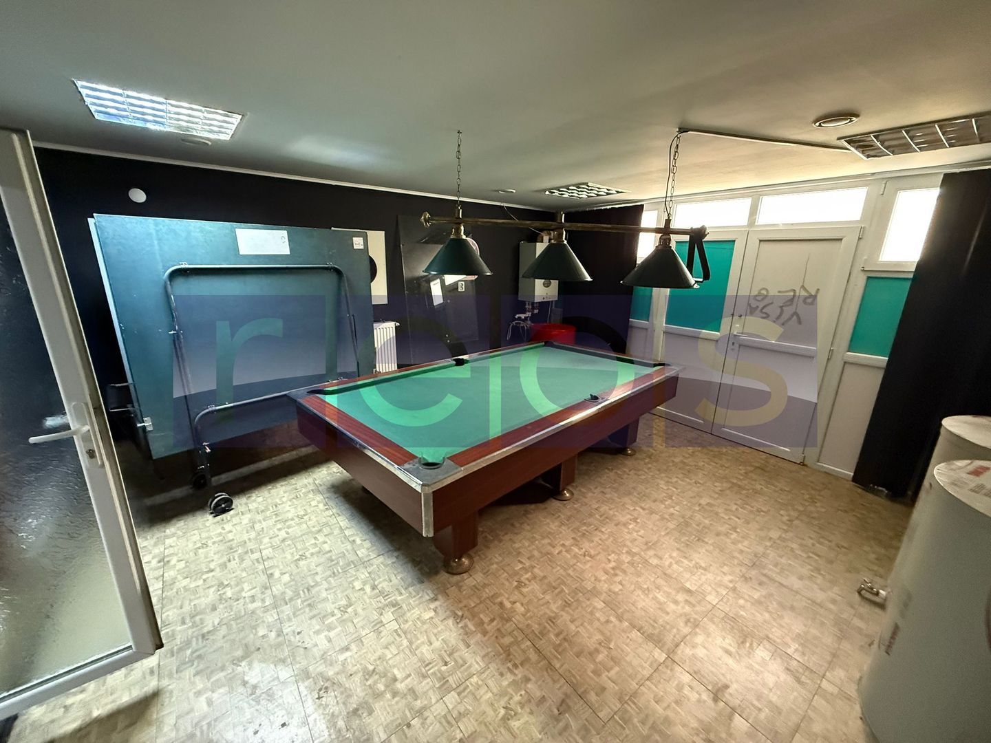 VANZARE SPATIU COMERCIAL | SALA DE JOCURI / BAR | TERASA | UTILITATI COMPLETE - Poză 1