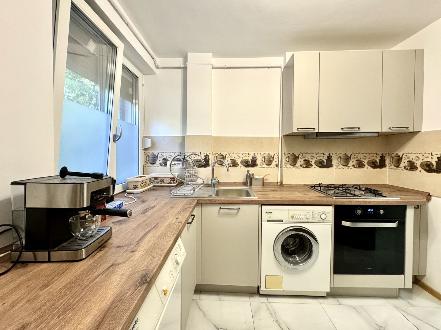 Apartament 2 camere, renovat, pet friendly, zona Central- Piata 700 - Poză 9