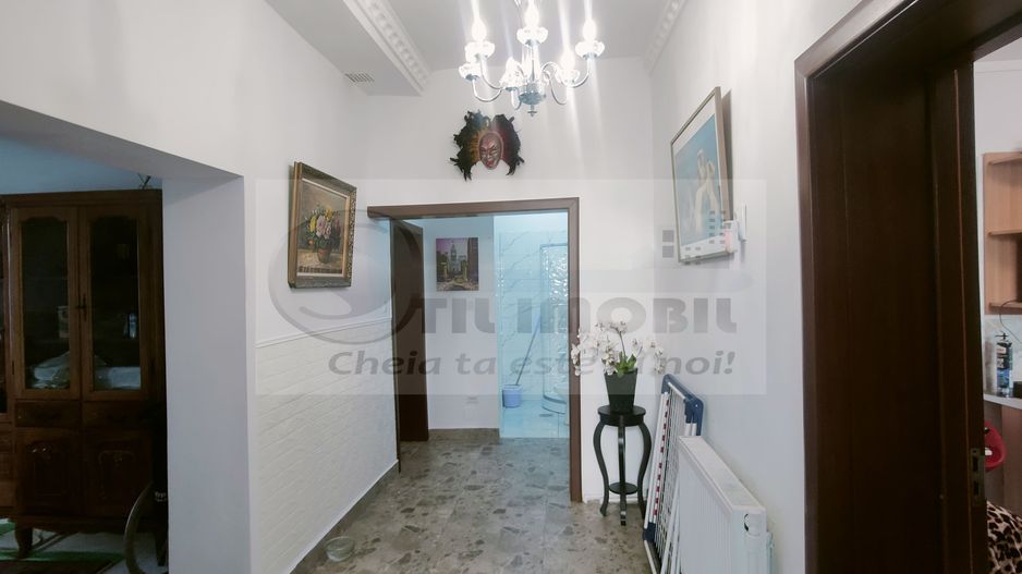 APARTAMENT ULTRACENTRAL , PIATA UNIRII, CUZA VODA 70 MP PLUS CURTE - Poză 2