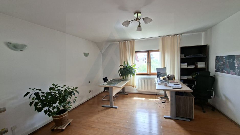 Spatiu birouri casa individuala curte proprie 9 birouri Selimbar - Poză 1