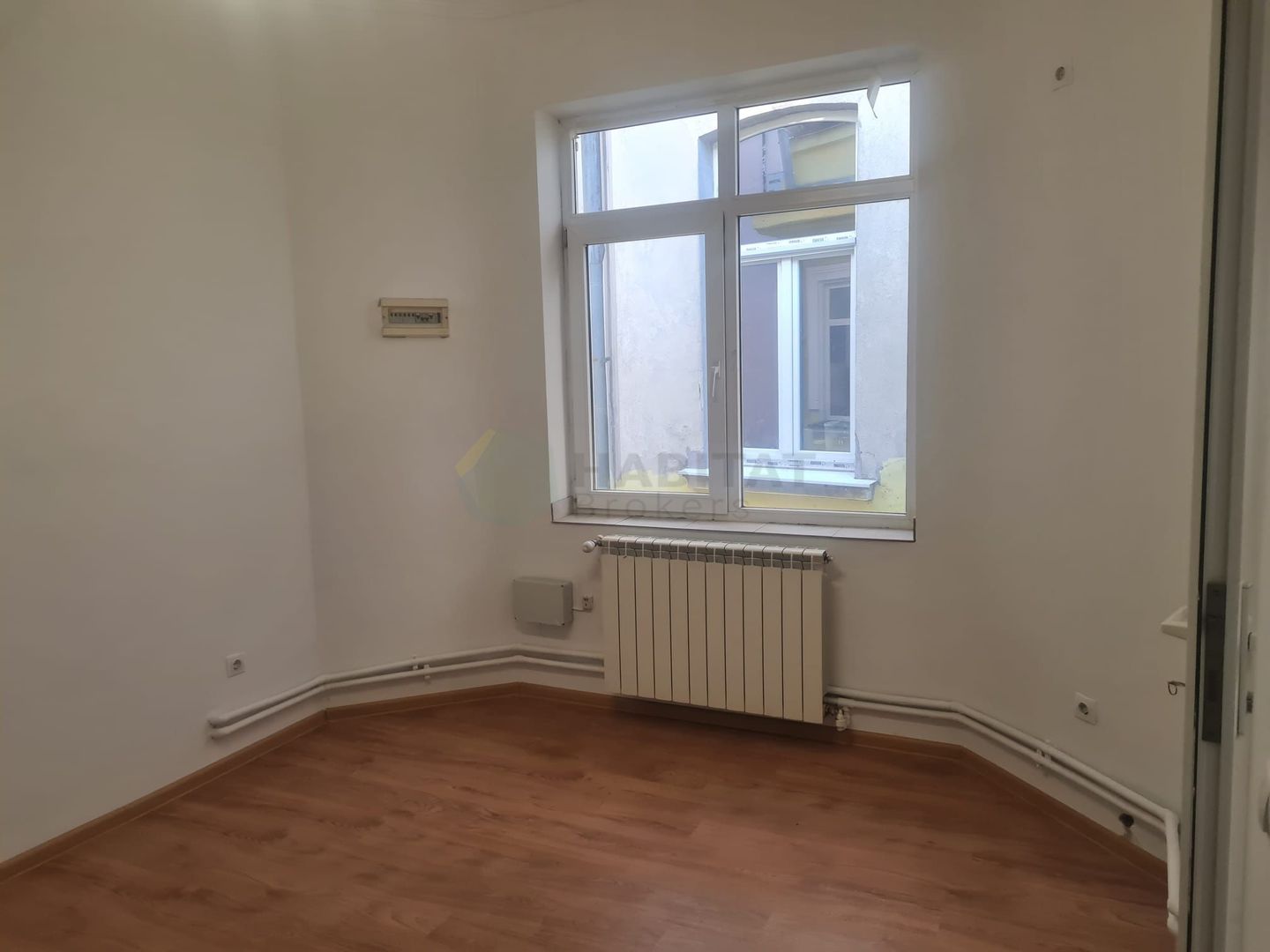 Casă de închiriat 10 camere Strada Știrbei Vodă - Poză 2