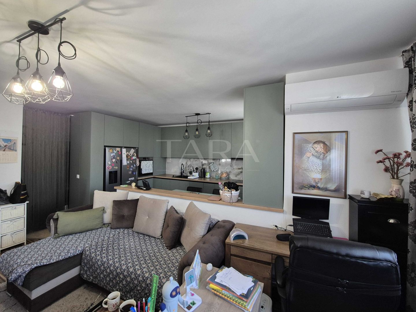 Apartament 3 camere, complet mobilat și utilat, Florilor central. - Poză 2