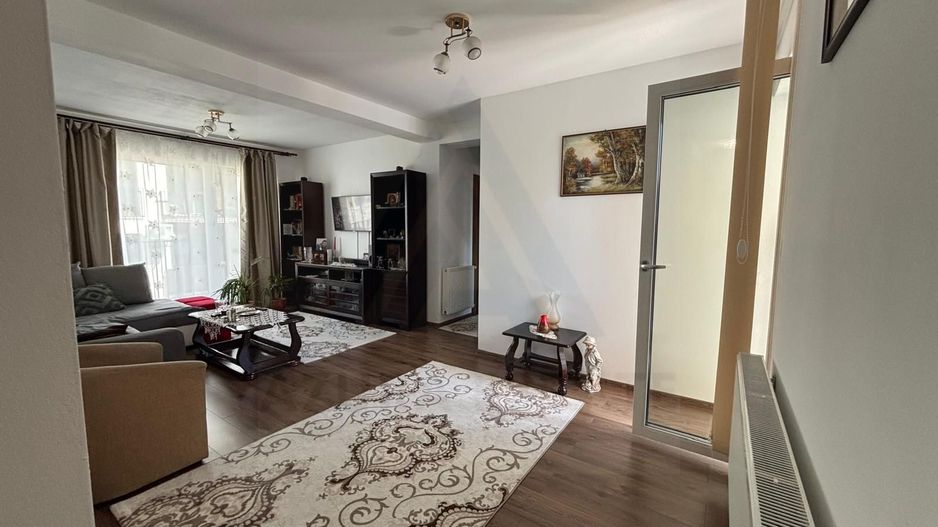 Apartament impecabil 69,5mp 3 camere  2 băi etaj 1 cu loc de parcare - Poză 2