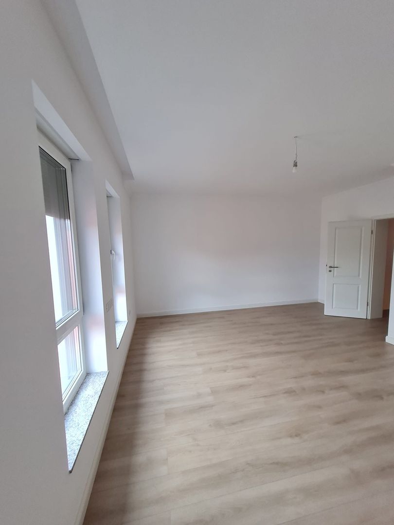 Proiect deosebit la 5 minute de Iulius Town - Poză 20