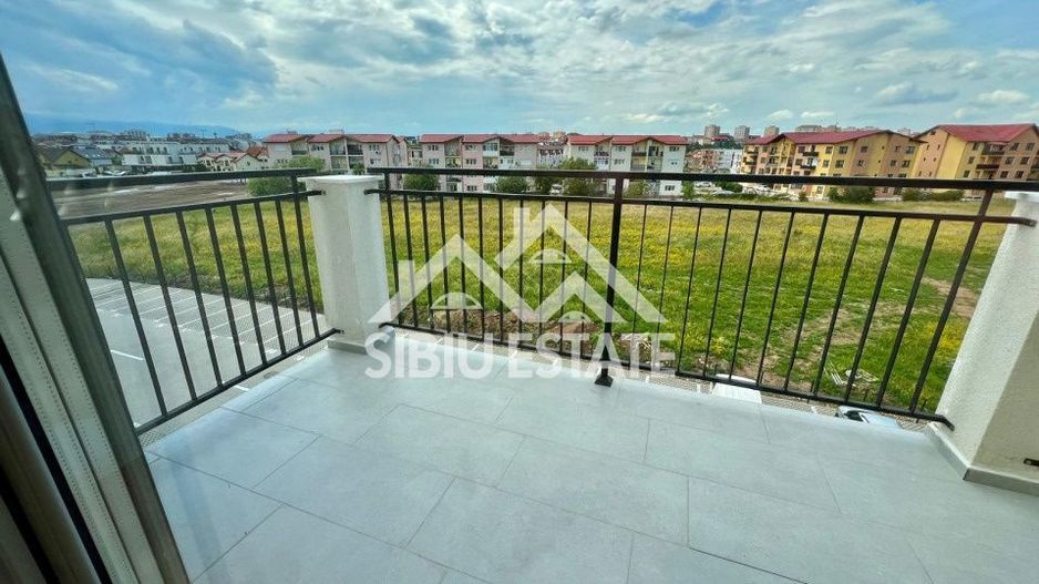Apartament cu 3 camere cu gradina,intabulat Selimbar - Poză 1