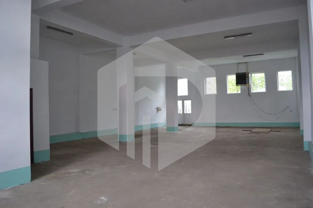 Spatiu Comercial - Terezian - 400mpu - 577mp Teren - Parcare proprie - Poză 1