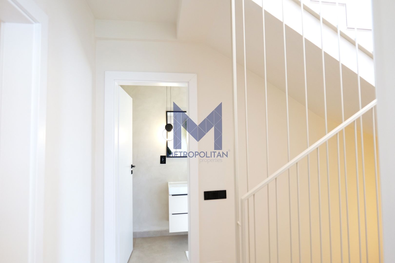 De vânzare casă deosebită 4 camere în localitatea Florești - Poză 13