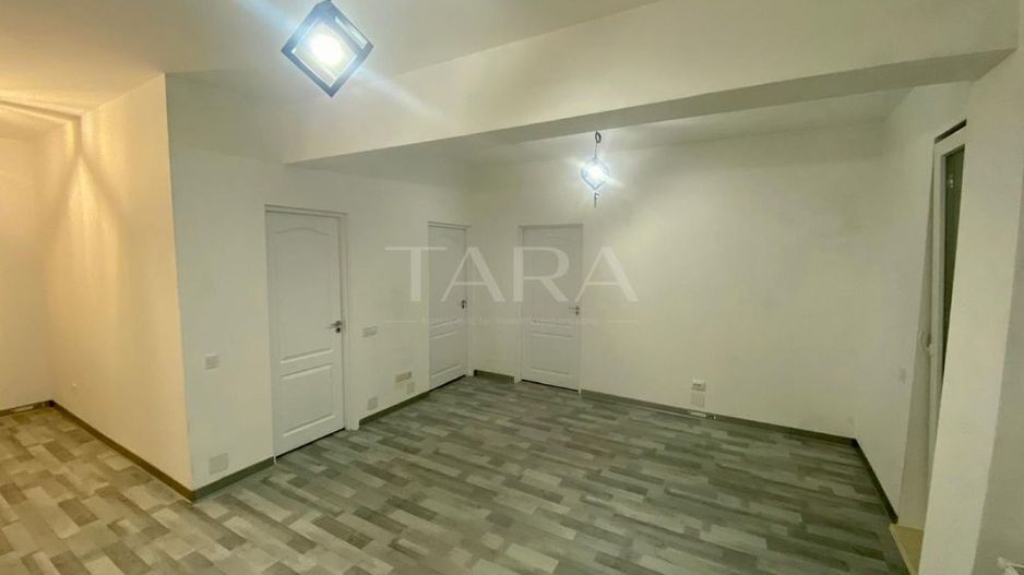 Apartament 3 camere cu terasă generoasă și garaj inclus. - Poză 3