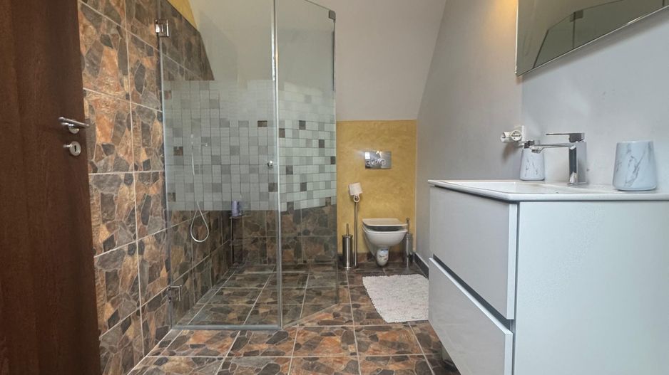 Pensiune deosebită în Bran || priveliște panoramică, facilitati premium - Poză 13