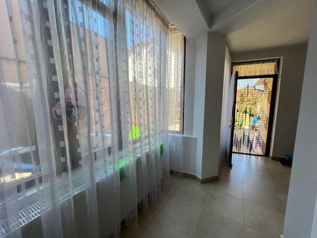 Casa deosebita 4 dormitoare ultracentral Lugoj - Poză 12