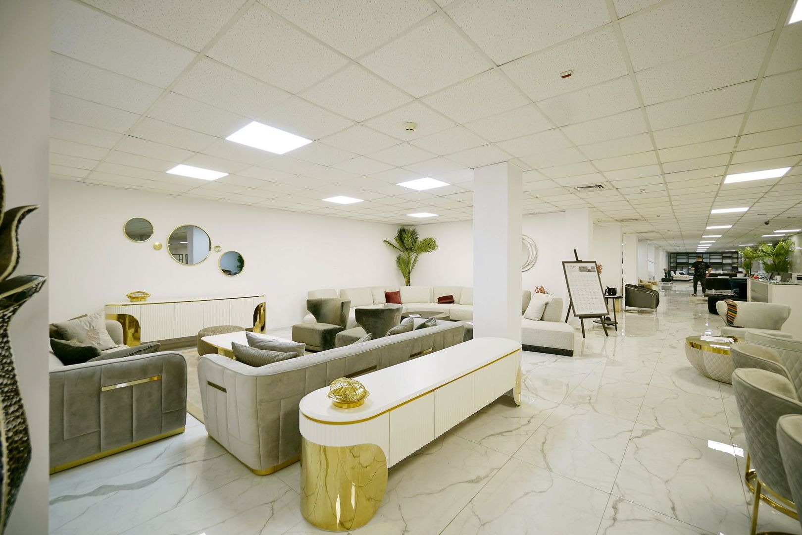 Spatiu comercial 2000 mp,Valea Cascadelor - Poză 7