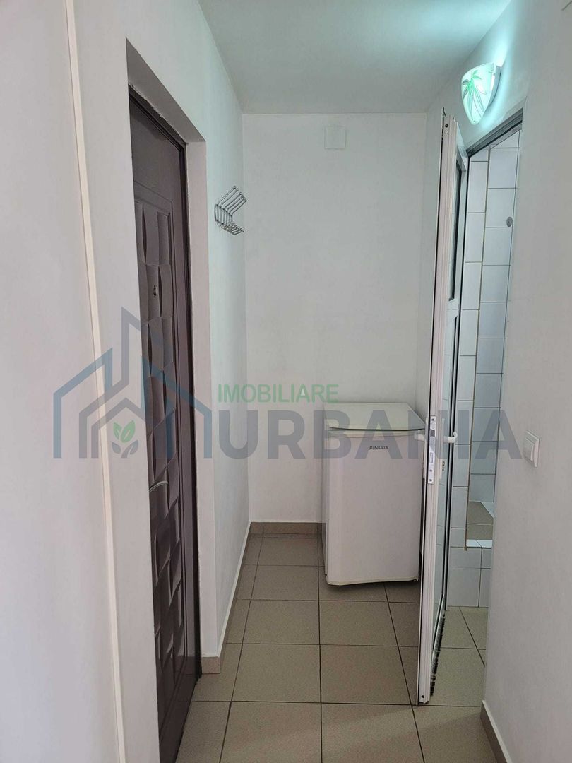 # Apartament cu 1 camera zona Podul de Fier - Poză 4