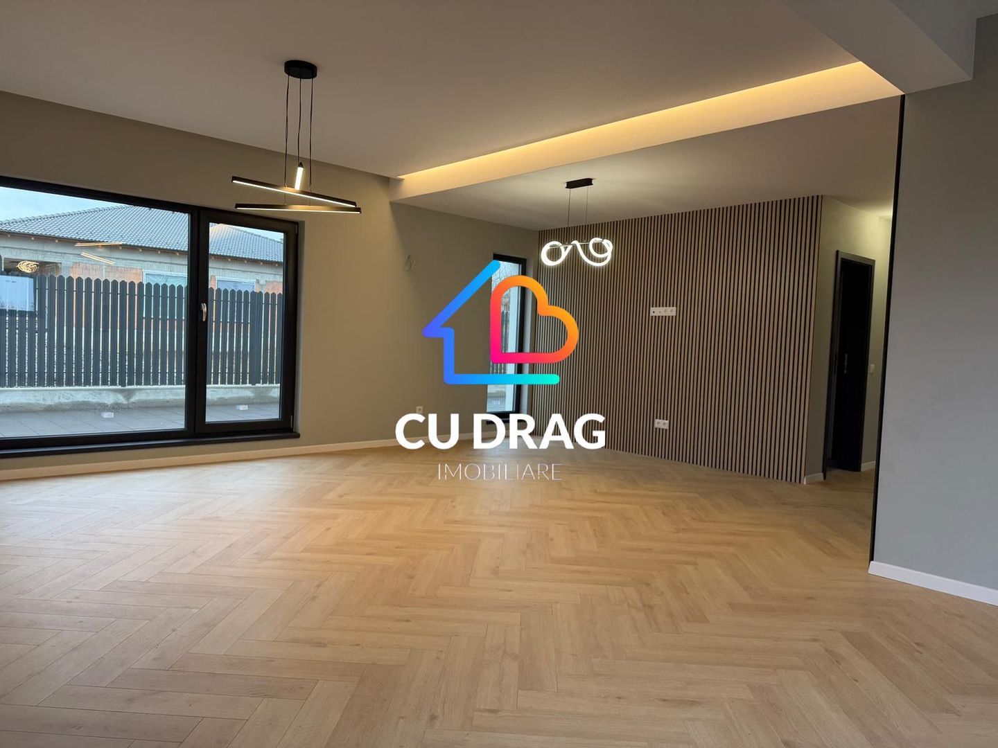 Lux si confort Apartament cu 200 mp de curte - Poză 3