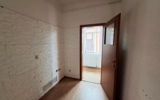 Casa cu 4 camere, zona Central - Poză 16