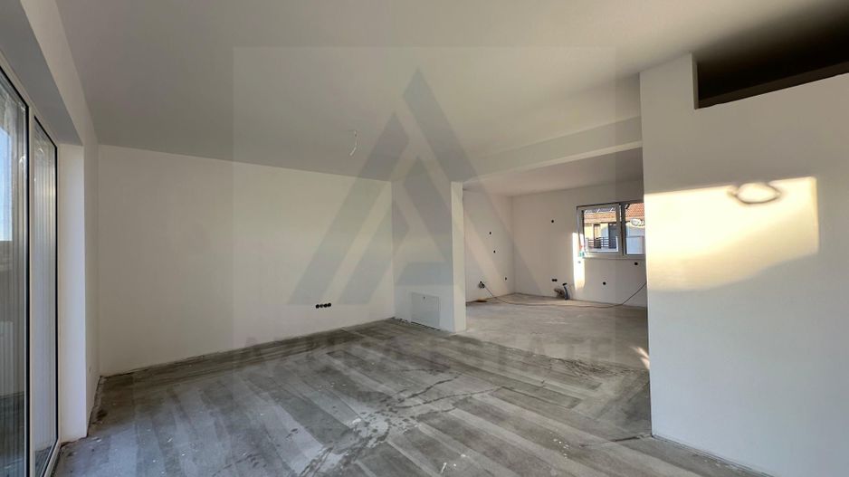 Casa moderna 4 camere 2 bai 3 locuri parcare si pivnita in Cisnadie - Poză 7