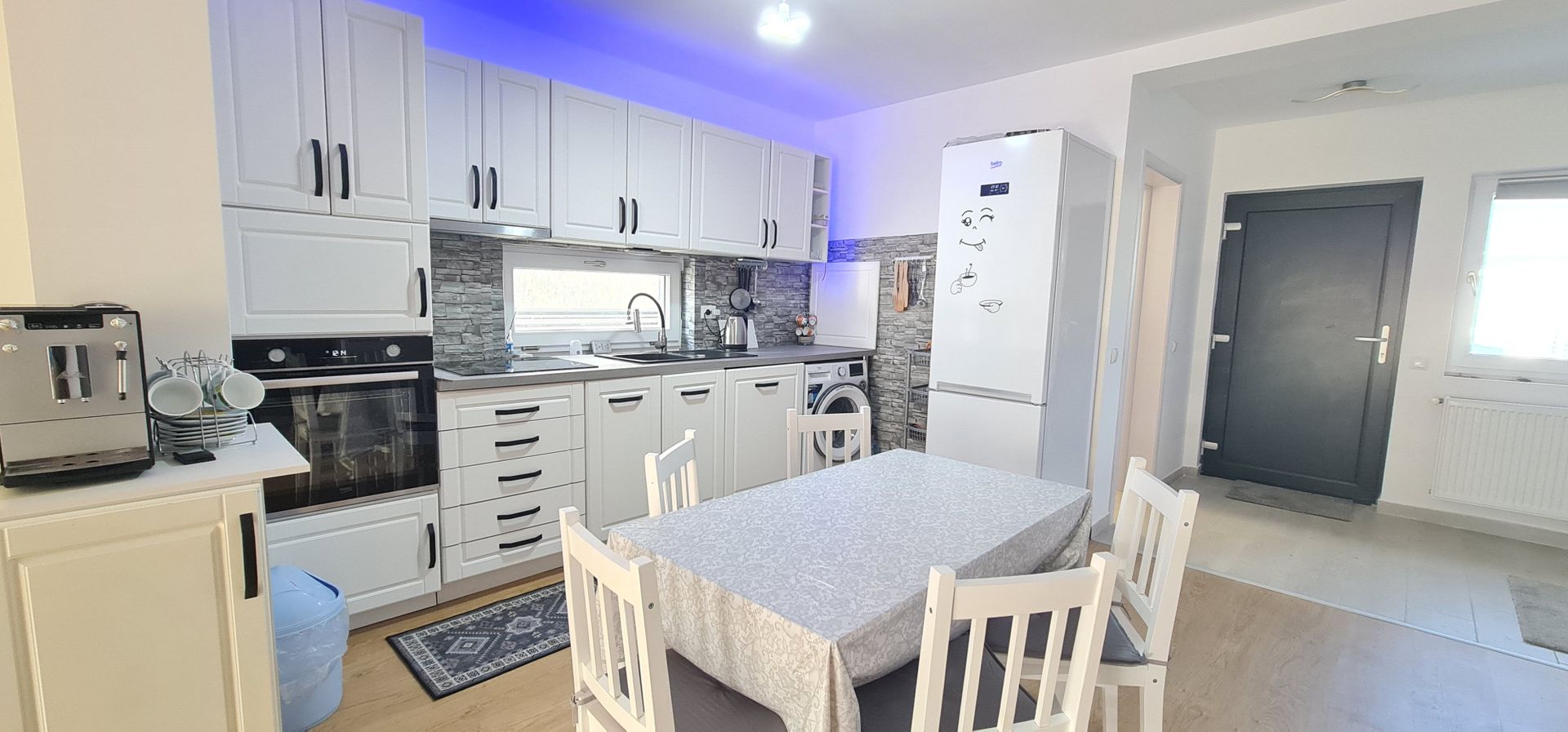 Casa 4 camere mobilata si utilata in Cartier Izvor Tarlungeni Brasov - Poză 1