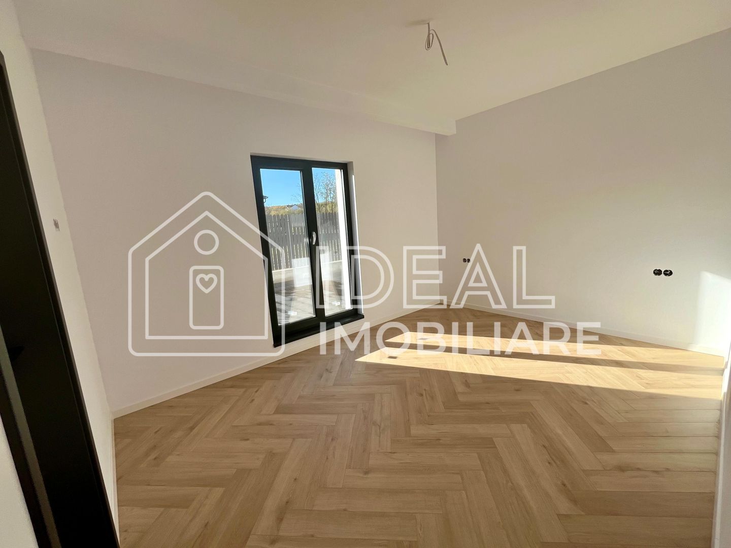 Apartament premium cu 4 camere și curte proprie – parter - Poză 3