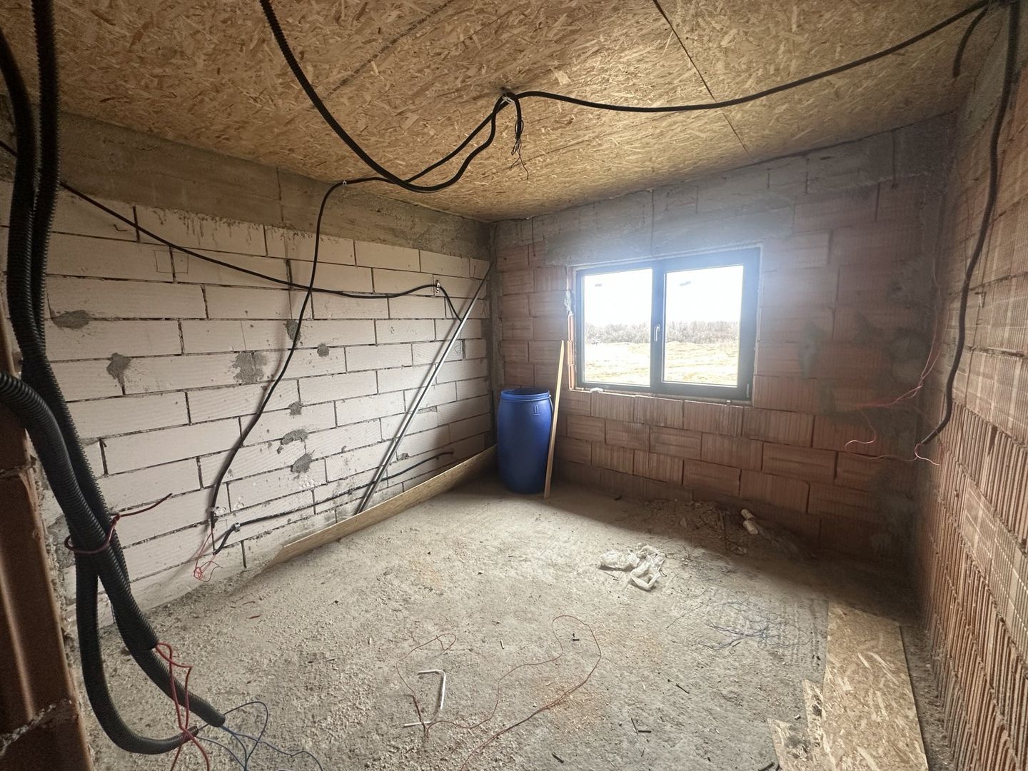 STEFANESTII DE JOS, CASA P+1E, TEREN 242 MP! - Poză 23
