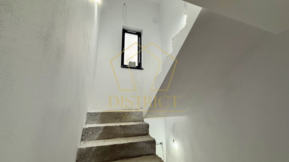 Duplex despartit prin camera tehnica cu 4 camere | Giroc - Poză 7