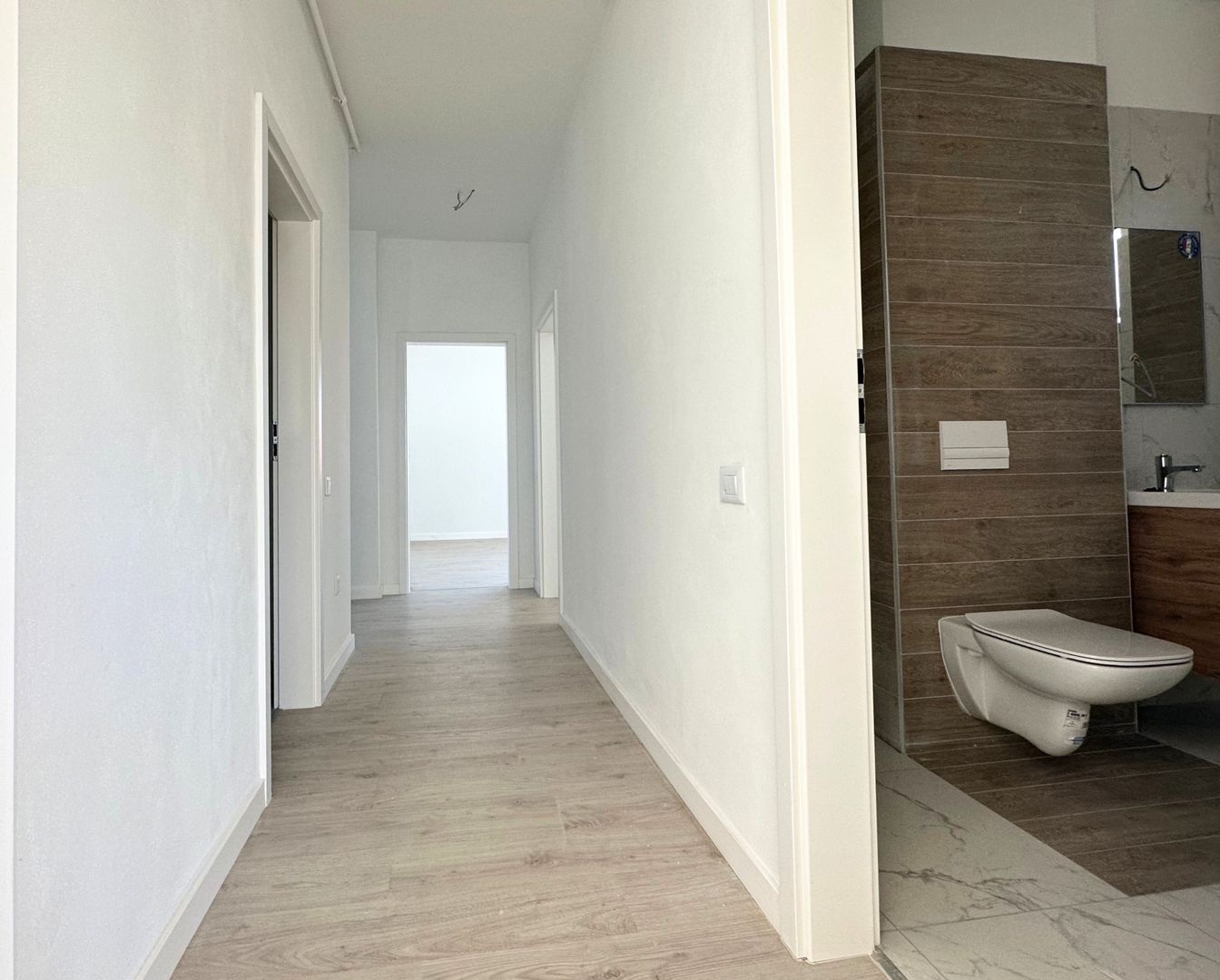 Apartament 2 camere 60 mp cu geam la baie lângă Paradisul Acvatic - Poză 13