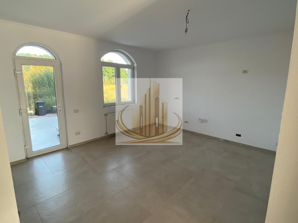Casă 5 camere, 2 niveluri, intrări și utilități separate – Șag - Poză 8