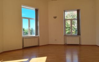 Apartament de vanzare situat ultracentral, langa Lic. E. Gojdu, Oradea - Poză 5