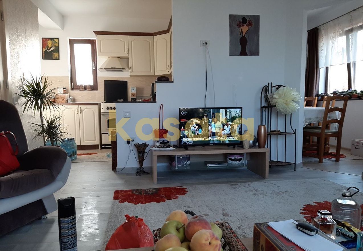 Casă individuală 3 camere de vânzare | Tunari | curte proprie - Poză 3