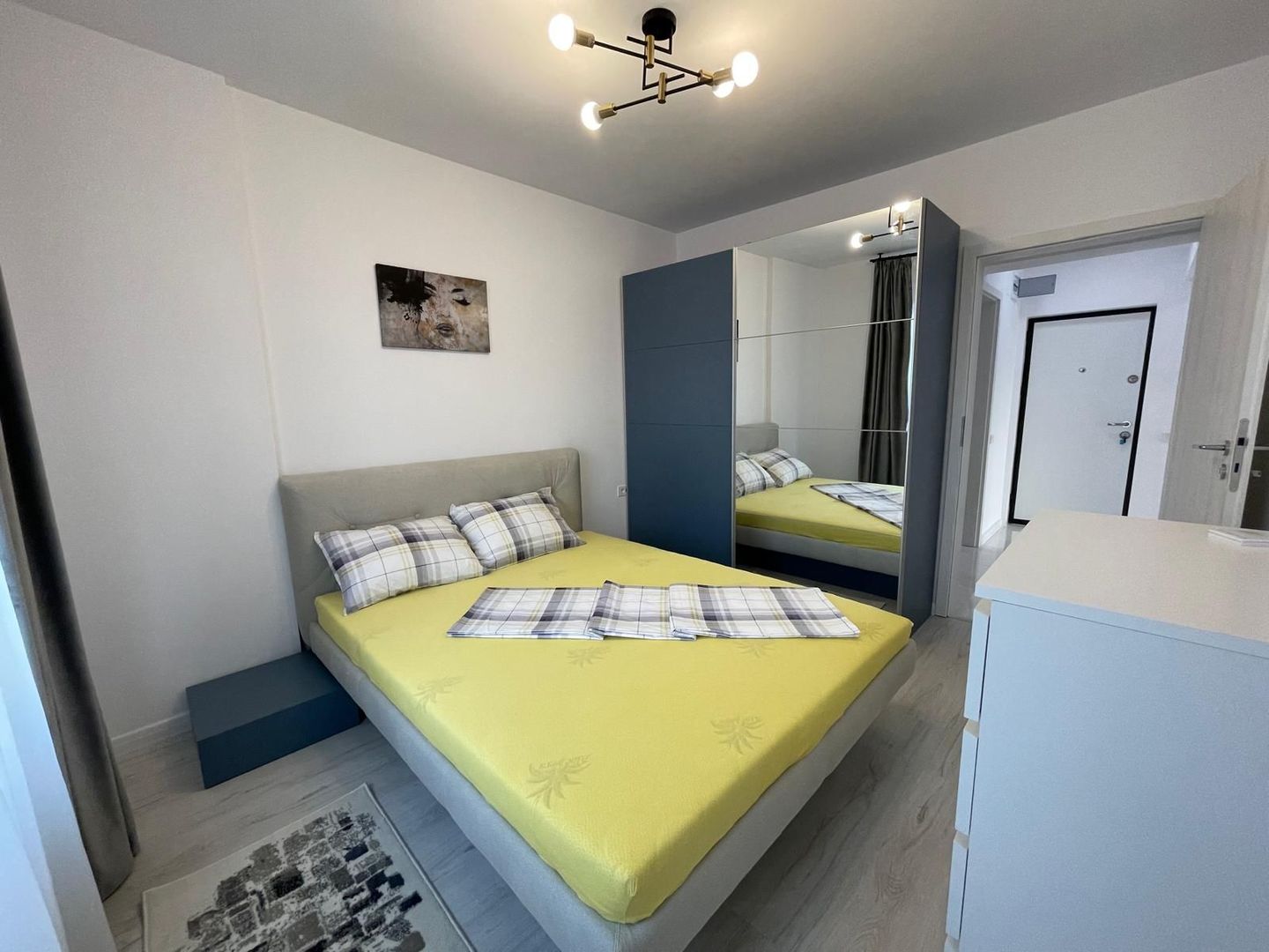 AP. 2 CAMERE- APARATORI,PARCARE INCLUSA, MASINA DE SPALAT VASE, METROU - Poză 4