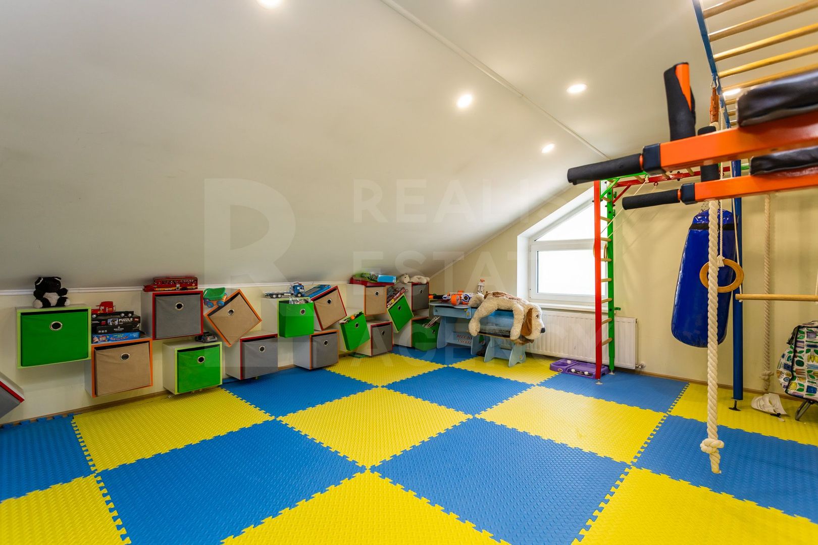 Casă în 4 nivele, amplasat pe strada Chicago, Stăuceni. - Poză 34