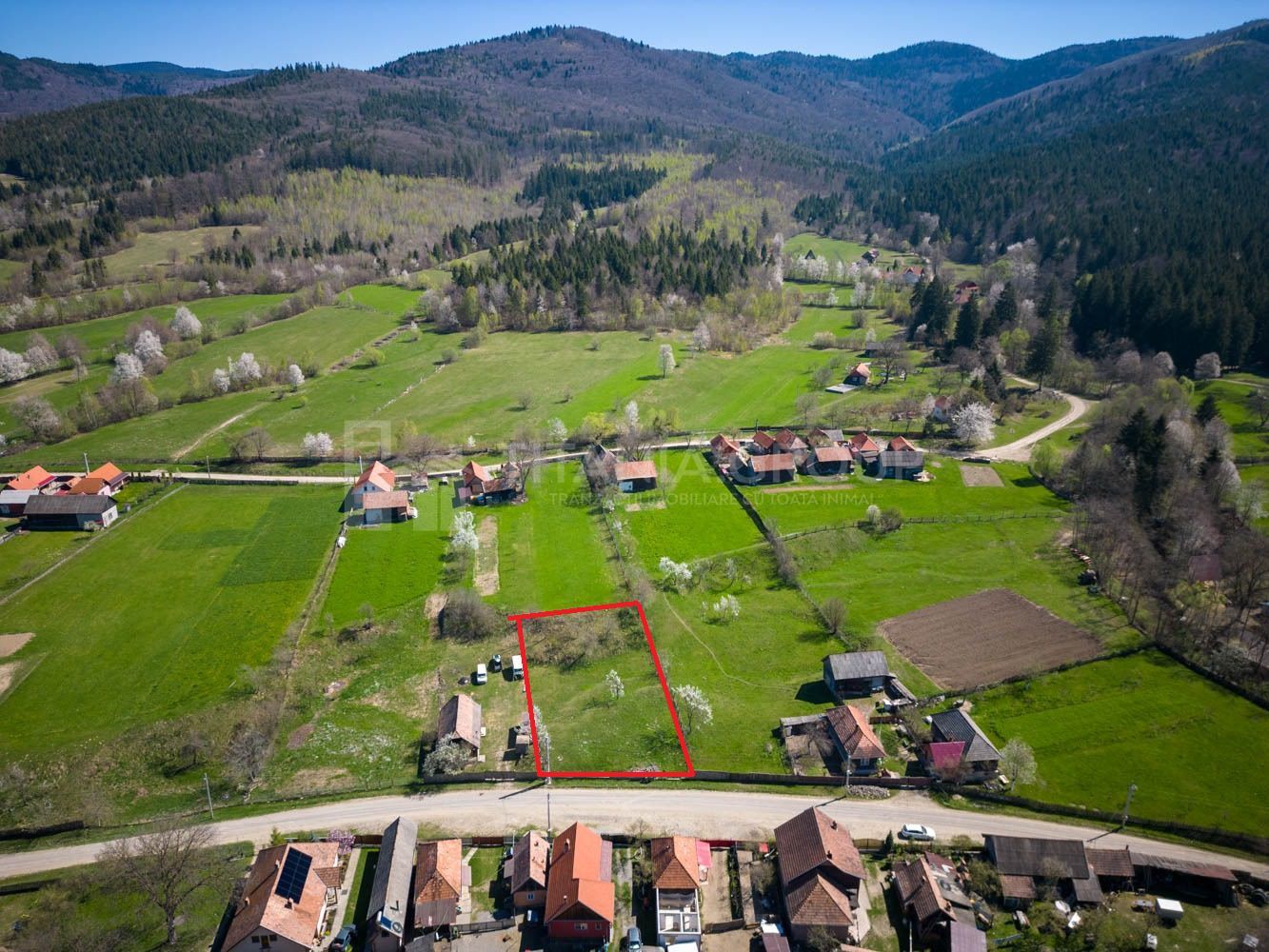 Teren intravilan, 1100 mp - Localitatea Zagon - Poză 8