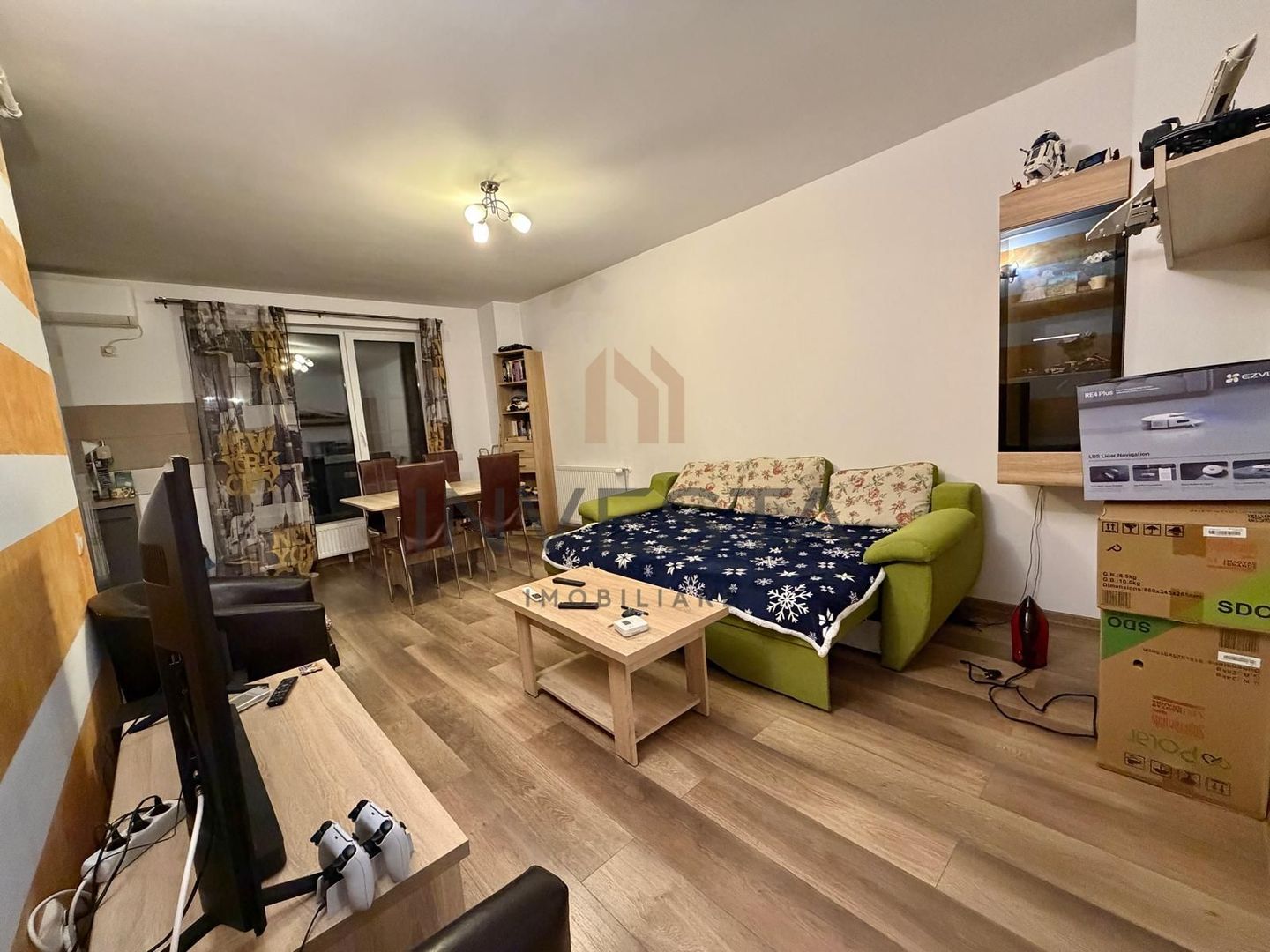 Apartament cu 3 camere in spate la FSEGA, strada Venus ! - Poză 1