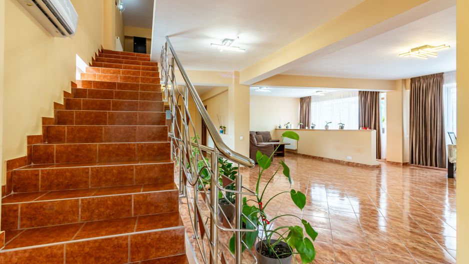 Inchiriere Cladire P+1+M Apusului, 433mp, Curte 900mp, Parcare - Poză 7