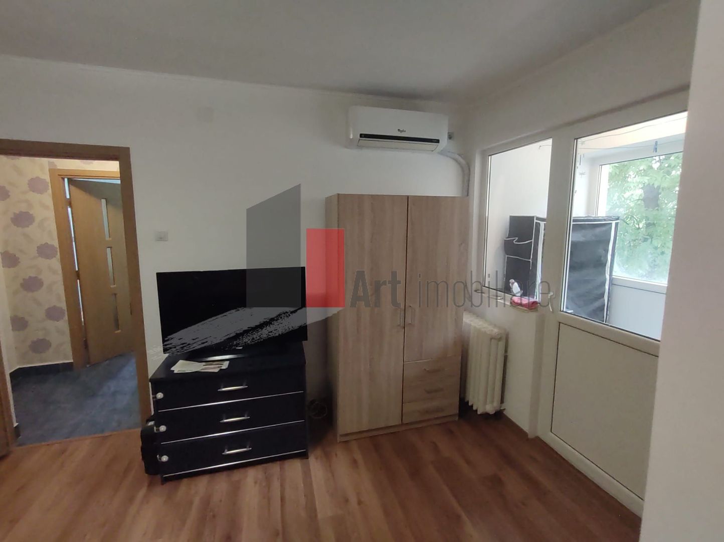 Închiriere apartament 2 camere Apărătorii Patriei - Poză 1