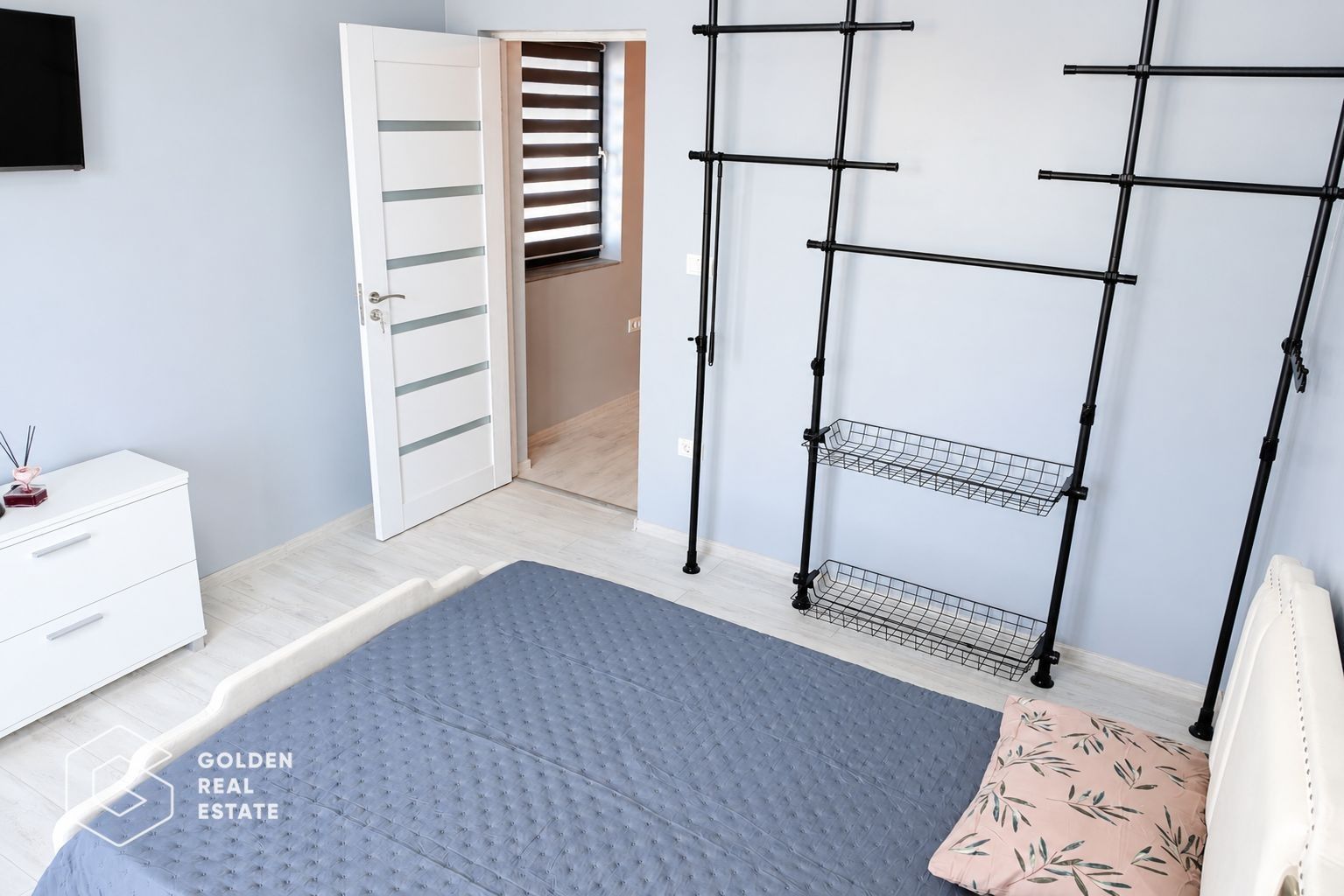 Apartament 3 camere, Via Carmina, mobilat si utilat complet, terasa 26 mp - Poză 5
