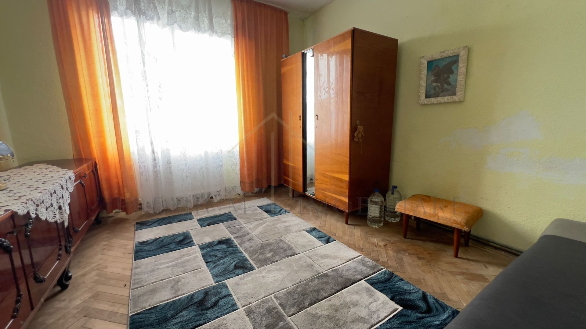Apartament decomandat cu 2 camere zona centrala - Poză 1
