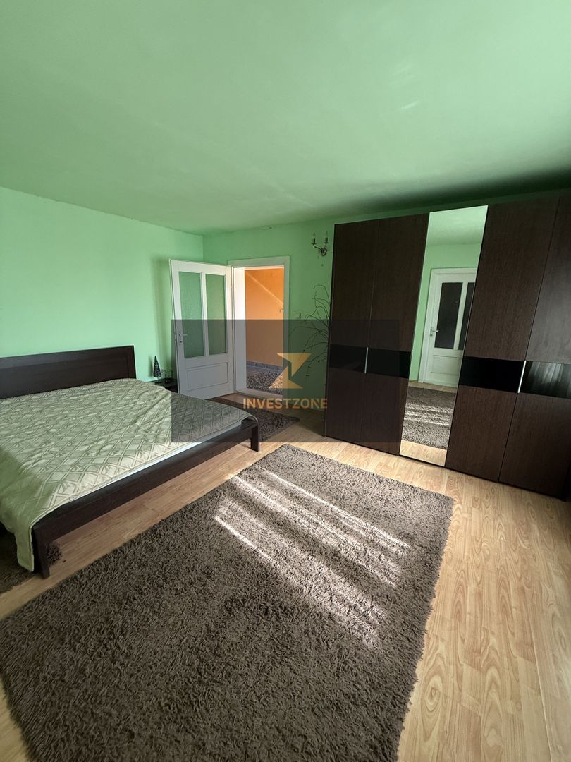 Casă cu teren central în Miersig 20 km de Oradea - Poză 2