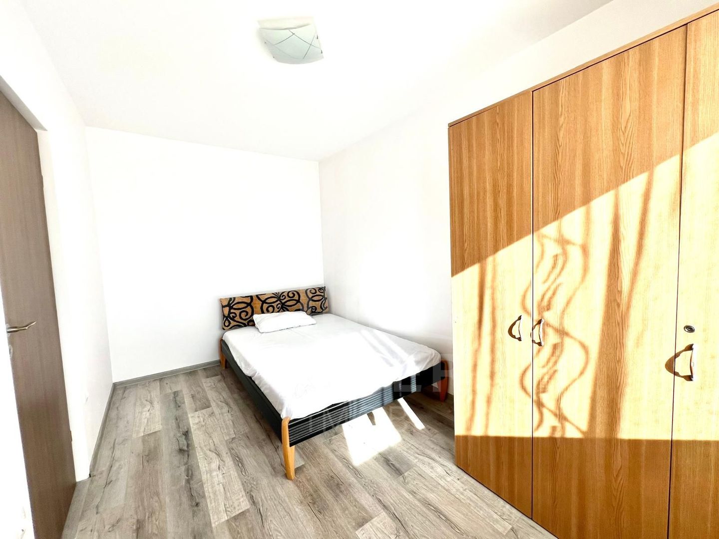 Apartament de închiriat – luminos și primitor - Poză 3